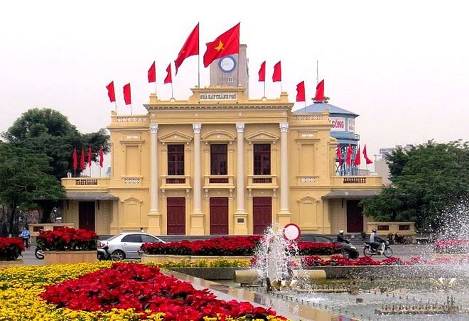  Hai Phong itinerary — the French colonial Opera House at the heart of the city